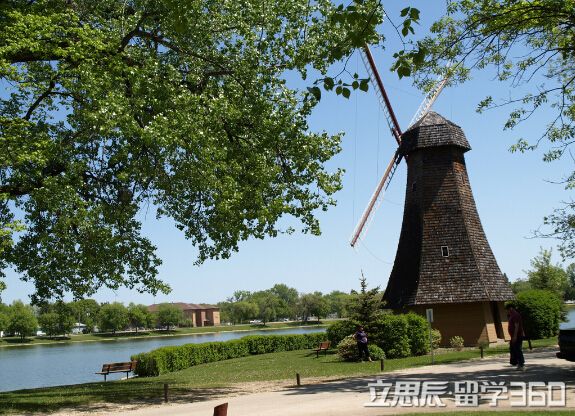 2018年维多利亚大学入学条件 2018年维多利亚大学入学条件