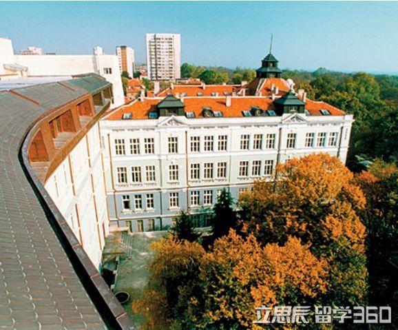 瓦尔纳经济大学怎么样 瓦尔纳经济大学怎么样