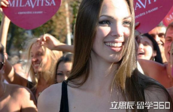 赶紧行动!乌克兰美女泛滥,集体街上游行,举牌求结婚 赶紧行动!乌克兰美女泛滥,集体街上游行,举牌求结婚
