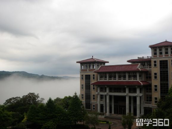 台湾华梵大学校园环境极佳 华梵大学