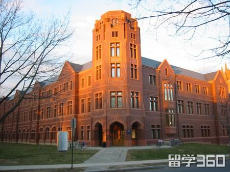 跨越“3C”障碍,成功申请常春藤名校 布朗大学