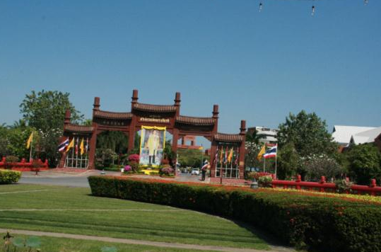 华侨崇圣大学所设专业多吗 华侨崇圣大学所设专业多吗
