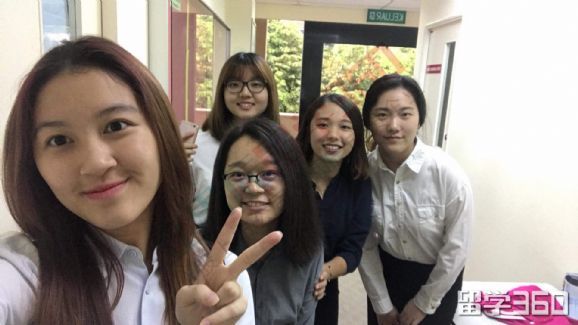 享受无微不至留学护航服务,又得立思辰留学与英迪联合颁发的奖学金 享受无微不至留学护航服务,又得立思辰留学与英迪联合颁发的奖学金