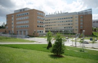 薛顿贺尔大学留学费用多少