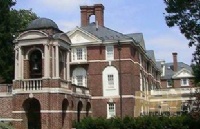 一所“为女孩们着想。”的女校斯威特布莱尔学院
