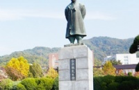 У빥