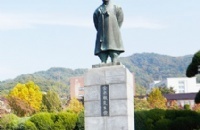 У빥