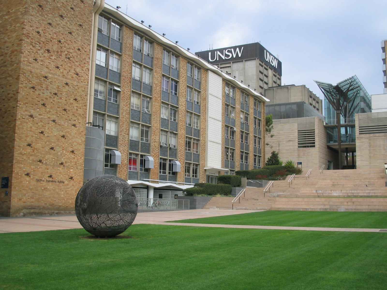 新南威尔士大学商学院本科怎样找工作