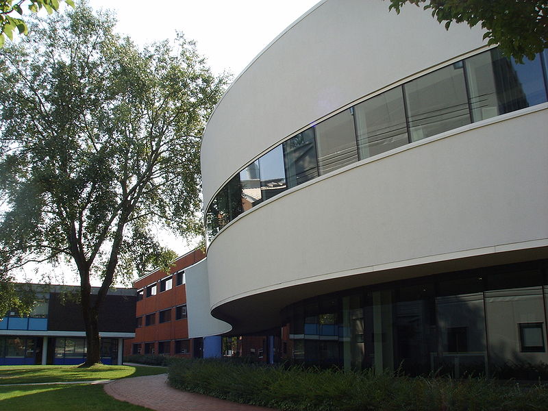 南安普顿大学