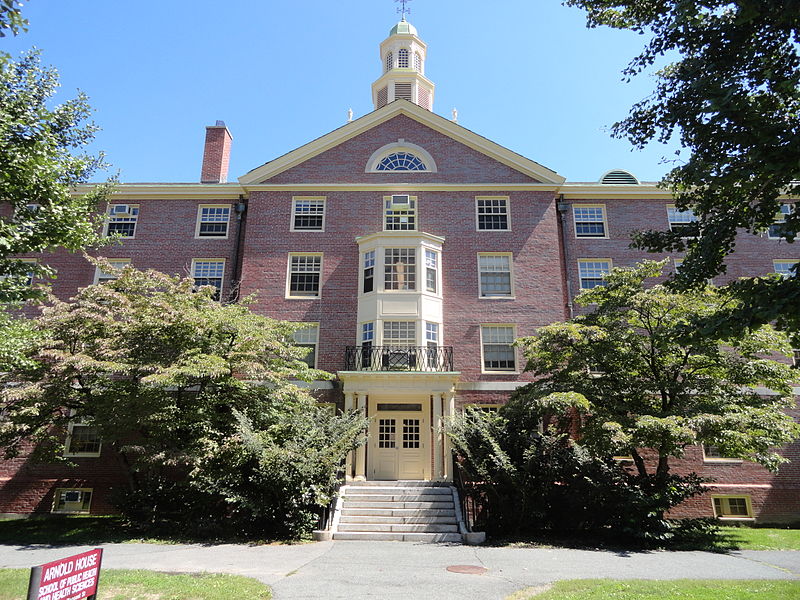 amherst,umass amherst)由马萨诸塞州出资协助,是麻省大学系统中的